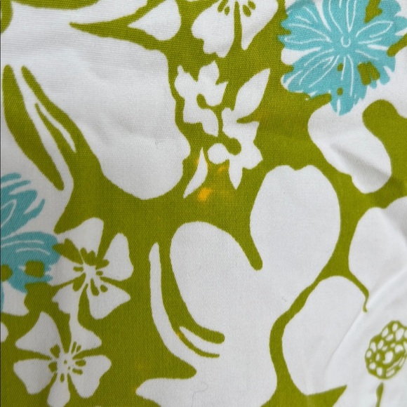 Natural Reflections Green and Blue Cargo Shorts for Summer Adventures - Picture 4 of 6